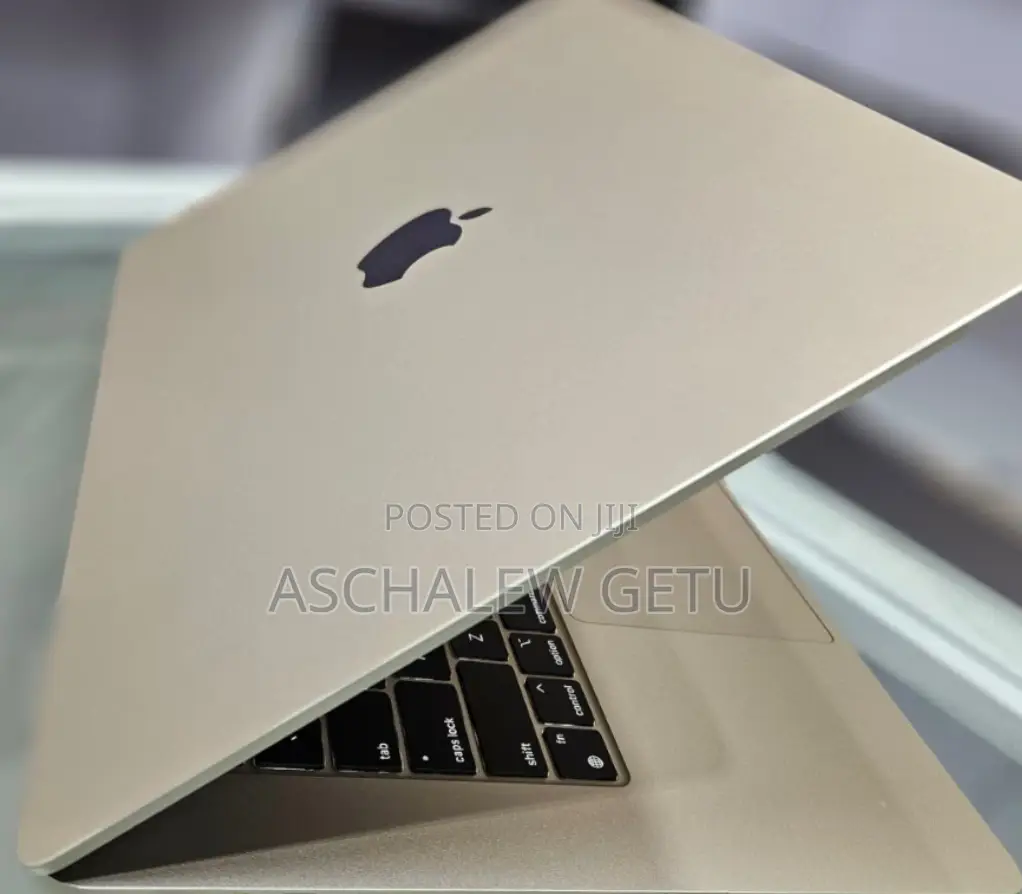 New Apple MacBook Air 2024 M3 15-Inch 8GB Intel Core M3 SSD 256GB