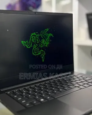 New Laptop Razer Blade Advanced 16GB AMD Ryzen 9 SSD 1T