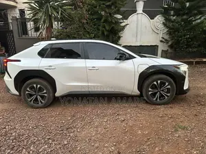 Toyota bZ4X 71.4 kWh FWD 2023 White