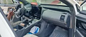 Toyota bZ4X 71.4 kWh FWD 2023 White