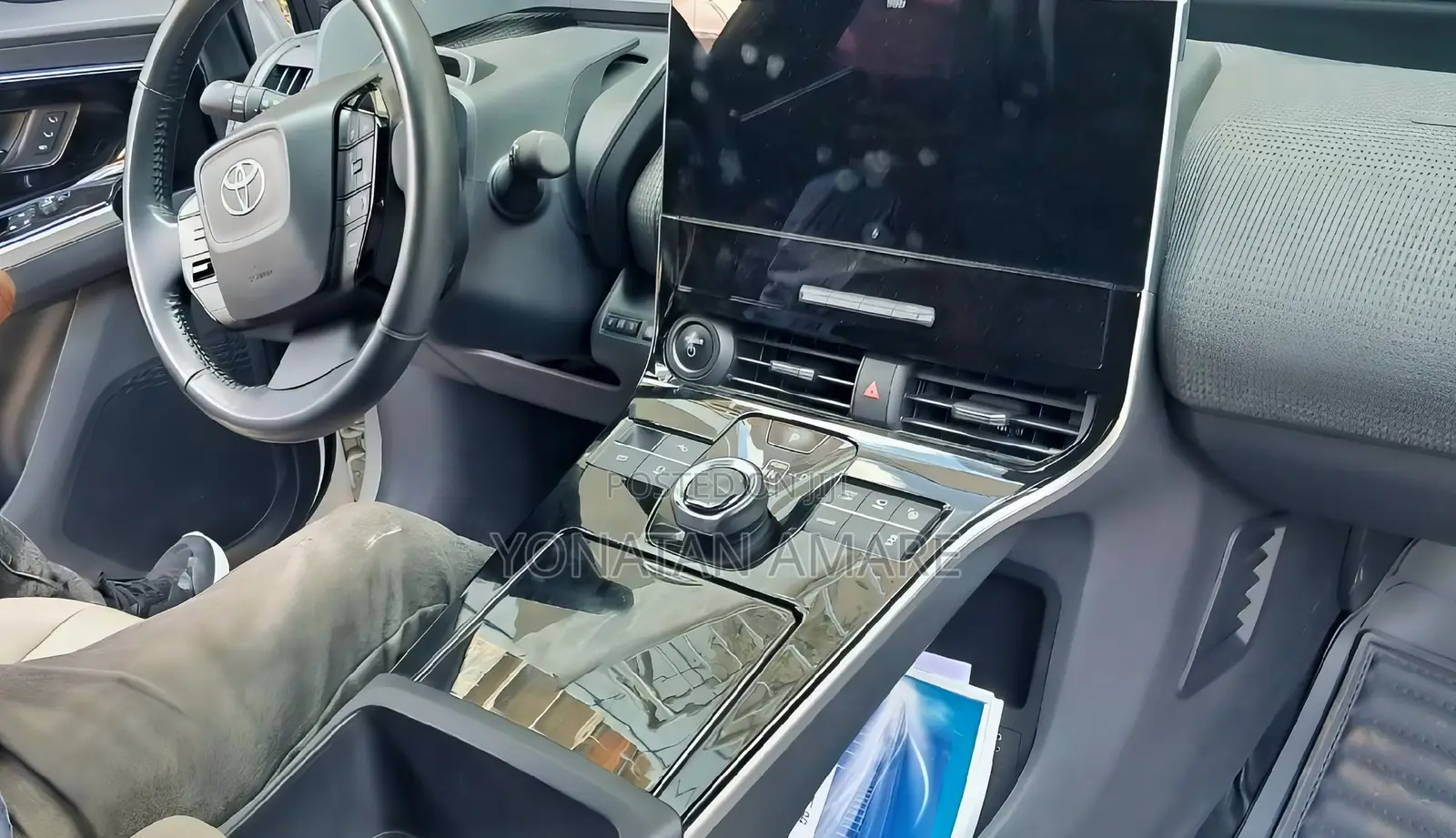 Toyota bZ4X 71.4 kWh FWD 2023 White