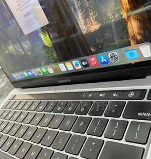 New Laptop Apple MacBook Pro M1 8GB Apple M1 SSD 256GB