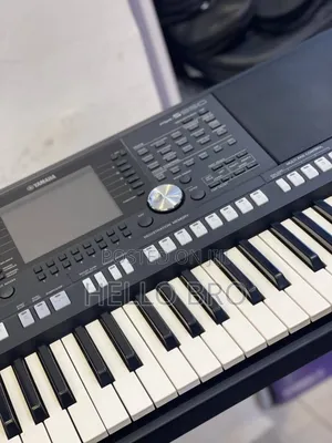 Photo - Keyboard PSR 950