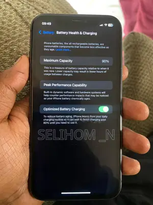 Photo - Apple iPhone 11 128 GB Black