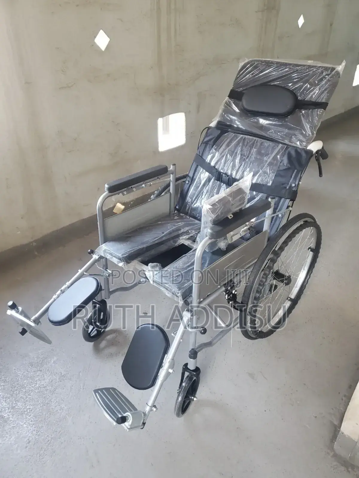 Reclining Wheelchair1፮removable Popo Commode Wheelchair