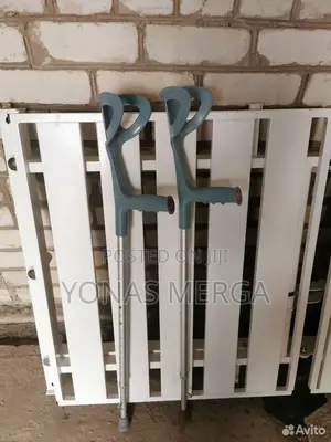 Photo - Pair Folding Forearm Crutches፯感wear-Resistant, Non-Slip