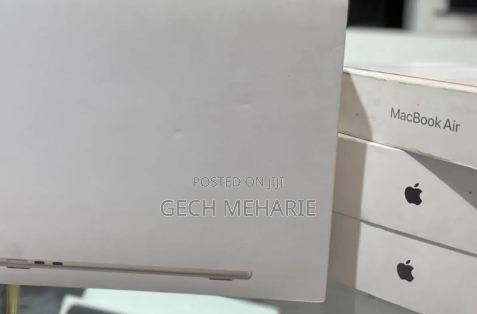 New Laptop Apple MacBook Air 2024 M3 13-Inch 16GB Apple M4 SSD 256GB