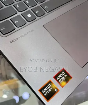 Photo - New Laptop Lenovo Ideapad 3 8GB AMD Ryzen 5 SSD 512GB