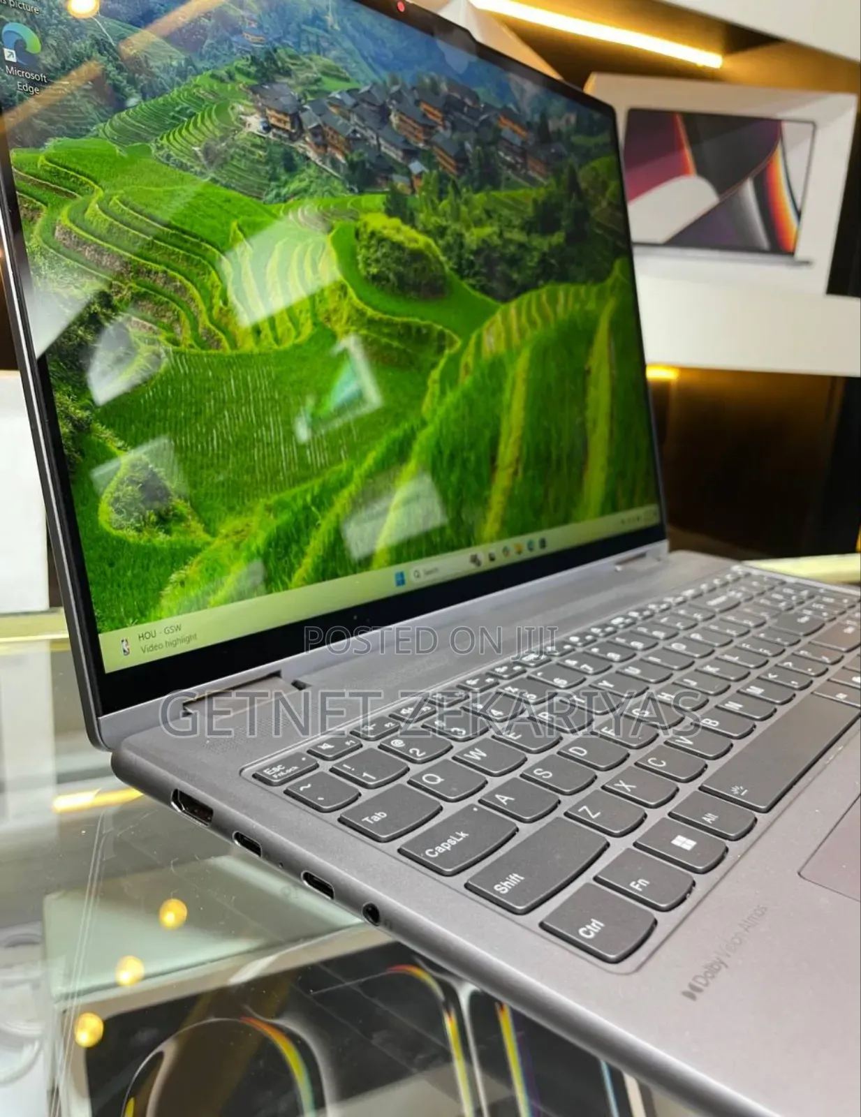 New Laptop Lenovo Yoga 700 8GB AMD Ryzen 5 SSD 512GB