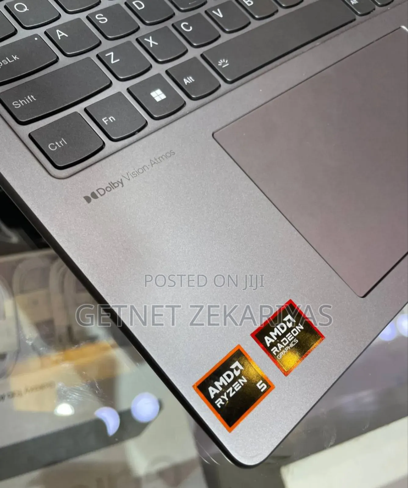 New Laptop Lenovo Yoga 700 8GB AMD Ryzen 5 SSD 512GB