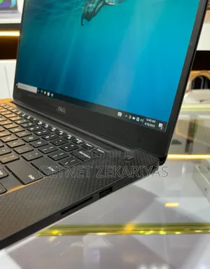 New Laptop Dell Precision 15 7520 16GB Intel Core I7 SSD 512GB