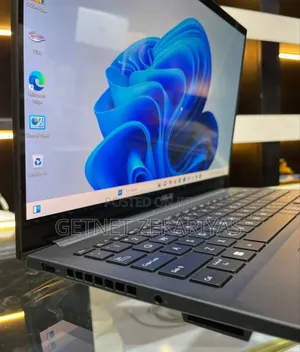 New Laptop Asus 16GB Intel Core I7 SSD 1T