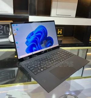 New Laptop Asus 16GB Intel Core I7 SSD 1T