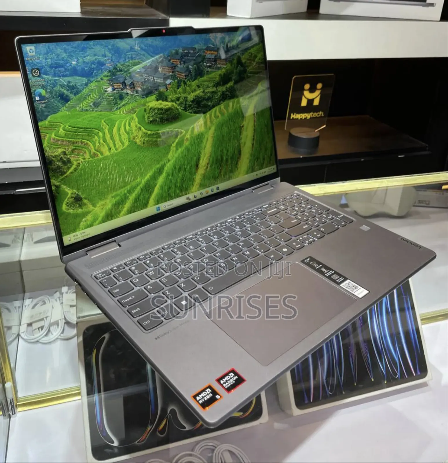 New Laptop Lenovo Yoga 710 8GB AMD Ryzen 5 SSD 512GB