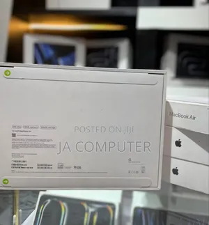 Photo - New Laptop Apple MacBook Air 16GB Apple M4 SSD 256GB