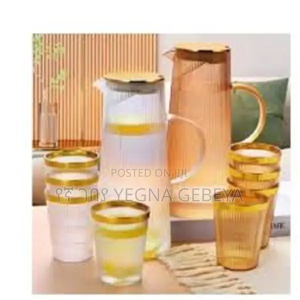 Elegant Glass Pitcher and Cups Set