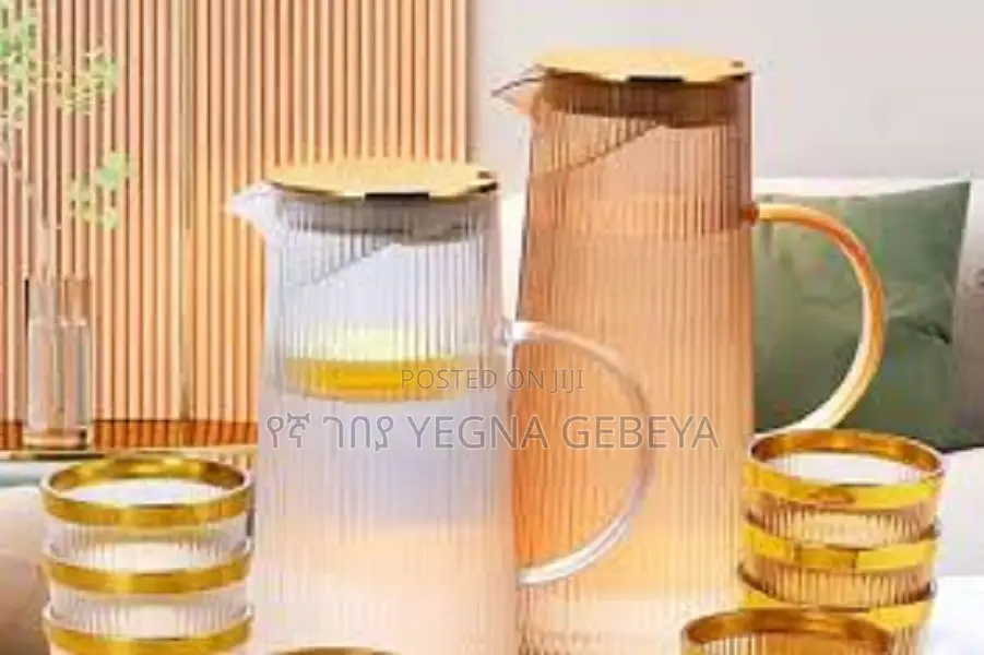 Elegant Glass Pitcher and Cups Set