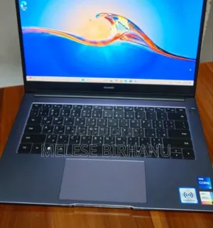 New Laptop Huawei MateBook 13 WRT-W19E 8GB Intel Core I5 SSD 512GB