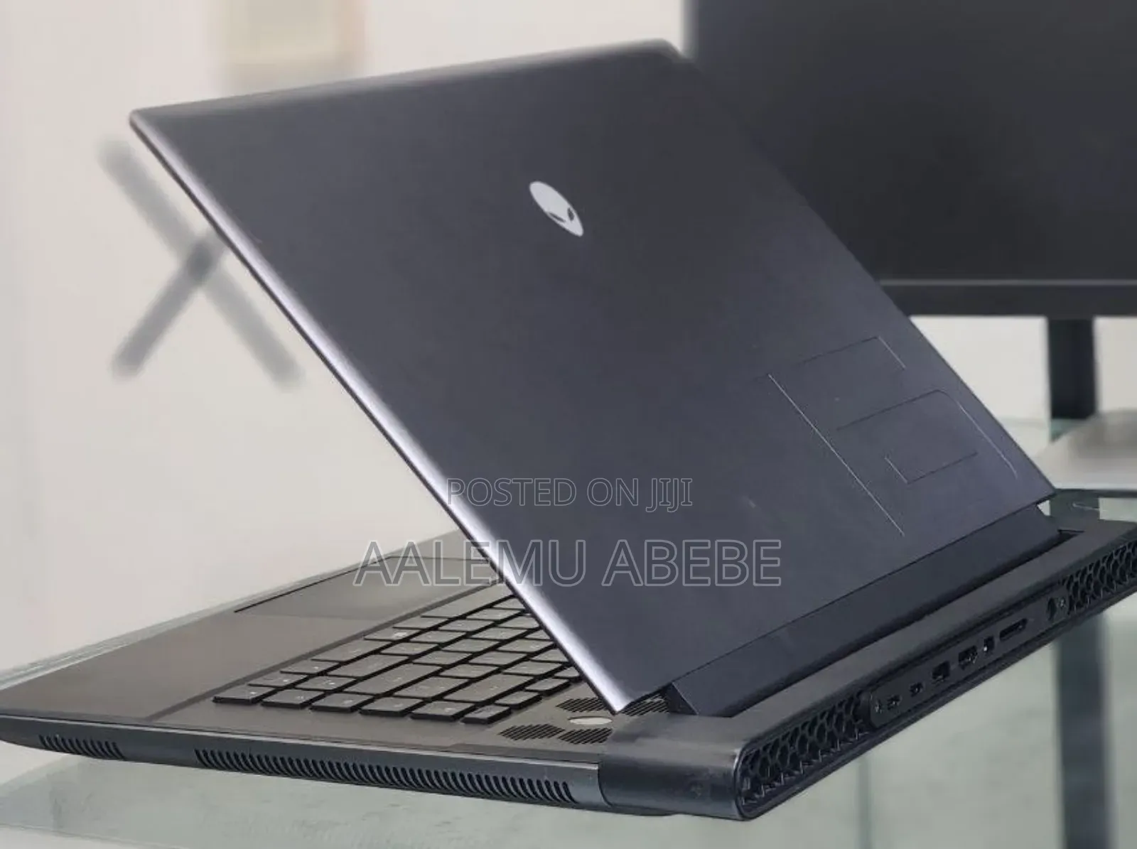 New Laptop Alienware M17x R2 16GB Intel Core I9 SSD 1T