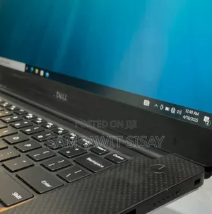 New Laptop Dell Precision 15 3520 16GB Intel Core I7 SSD 512GB