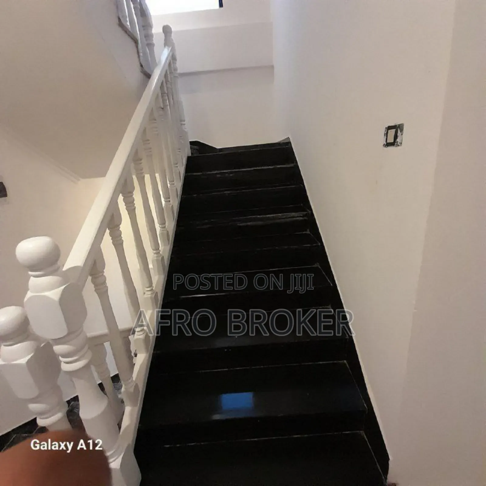 Furnished 8bdrm House in Lafto Compound for sale