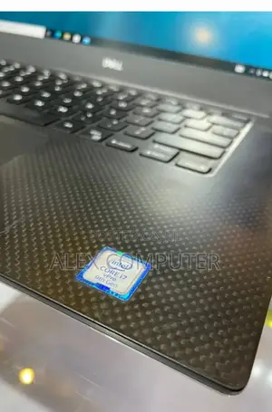 New Laptop Dell Precision 15 3520 16GB Intel Core I7 SSD 512GB