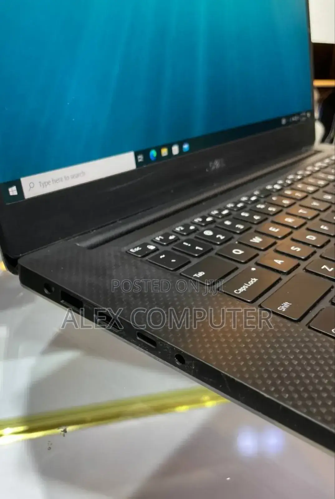 New Laptop Dell Precision 15 3520 16GB Intel Core I7 SSD 512GB