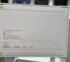 New Laptop Apple MacBook Air 2024 M3 13-Inch 16GB Apple M4 SSD 256GB