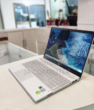 New Laptop HP Pavilion 15 8GB Intel Core I5 SSHD (Hybrid) 1.5T