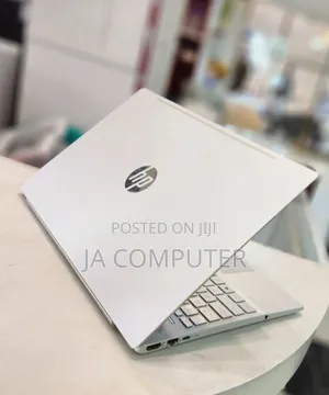 New Laptop HP Pavilion 15 8GB Intel Core I5 SSHD (Hybrid) 1.5T