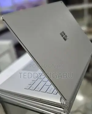 New Laptop Microsoft Surface Book 3 16GB Intel Core I7 SSD 256GB