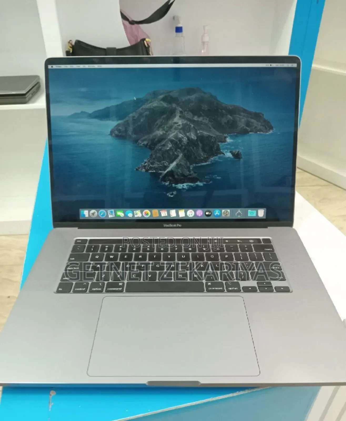 New Laptop Apple MacBook Pro 2019 16GB Intel Core I7 SSD 512GB