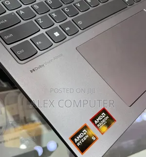 New Laptop Lenovo Yoga 710 8GB AMD Ryzen 5 SSD 512GB