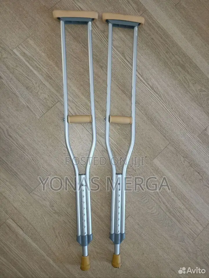 Crutches፬宏crutches{{Supporting Your Weight With Your Hands