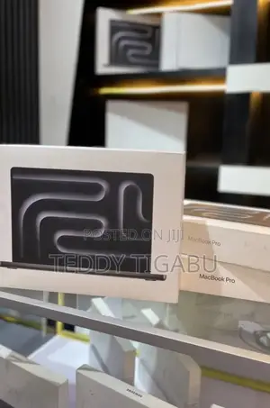 New Laptop Apple MacBook Pro M1 16GB AMD A10 SSD 512GB