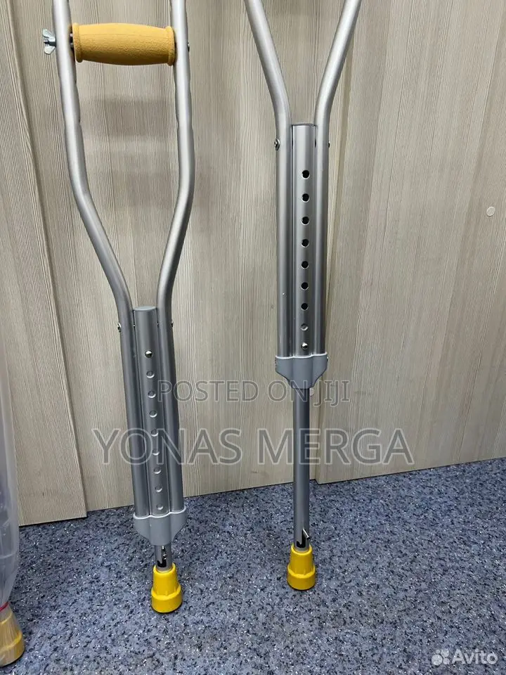 Axillary Crutches፰內ክራንችcrutches Are Placed in Your Underarm