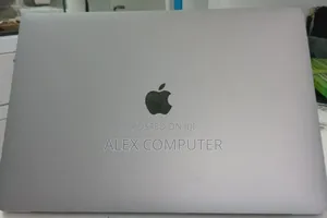Photo - New Laptop Apple MacBook Pro 2019 16GB Intel Core I7 SSD 512GB