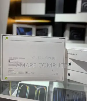 Photo - New Laptop Apple MacBook Air 16GB Apple M4 SSD 256GB