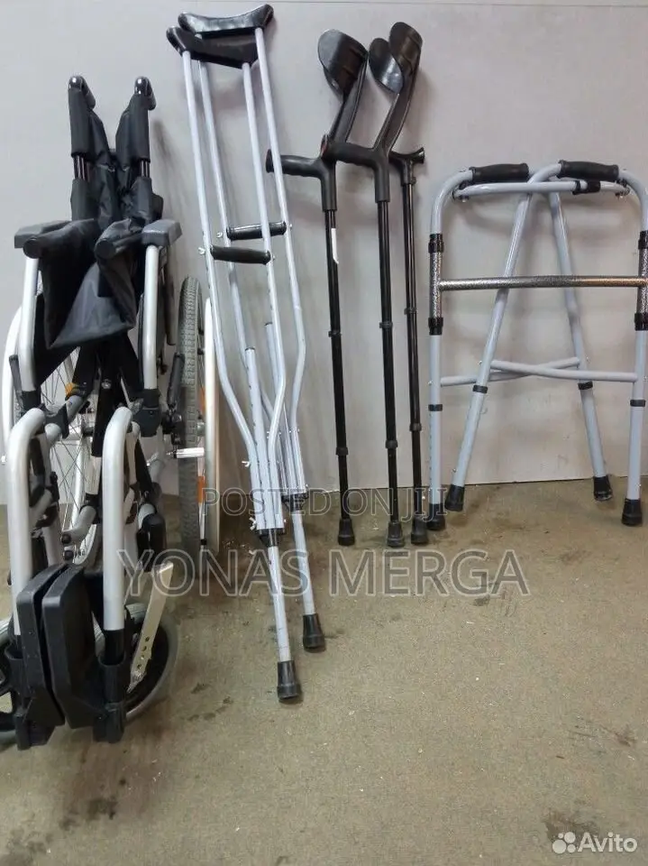 Under the User's Arm Crutches፵塌injured Foot or Leg Crutches