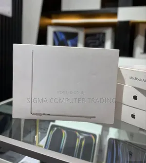 Photo - New Laptop Apple MacBook Air 2024 M3 13-Inch 16GB Apple M4 SSD 256GB