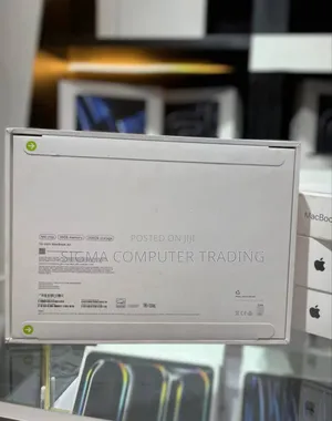 New Laptop Apple MacBook Air 2024 M3 13-Inch 16GB Apple M4 SSD 256GB