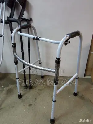Photo - Aluminum Walkerz擲walk Easy to Carry for Injured People