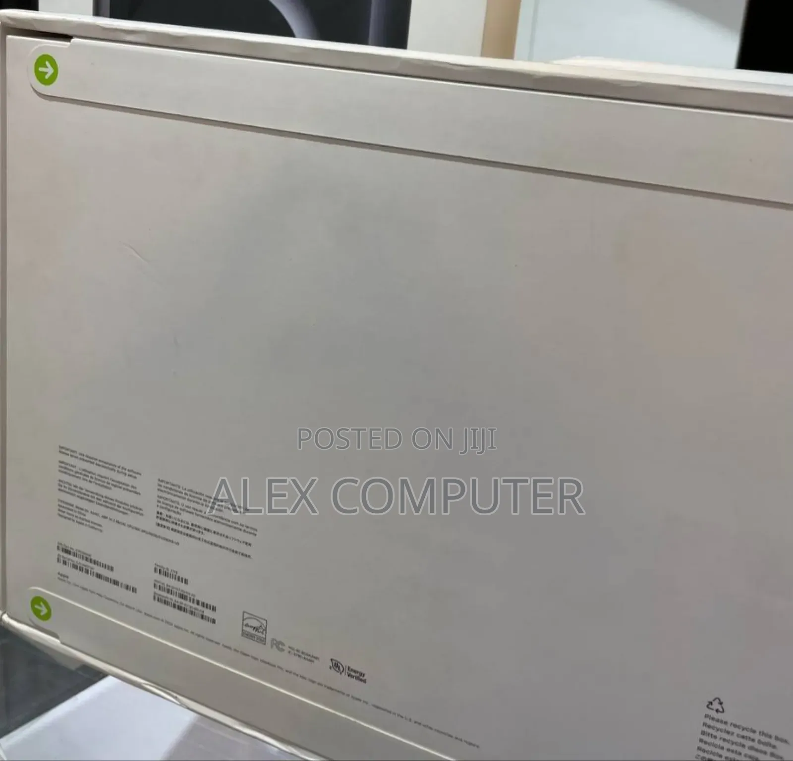New Laptop Apple MacBook Pro 2024 M4 14-Inch 16GB Apple M4 SSD 512GB