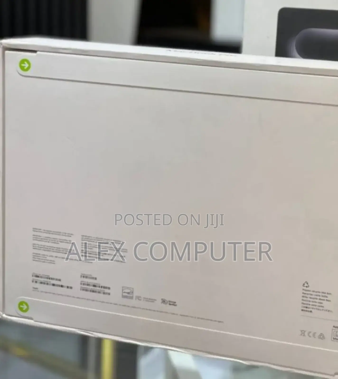 New Laptop Apple MacBook Pro 2023 M2 Pro 14-Inch 16GB Apple M2 SSD 1T