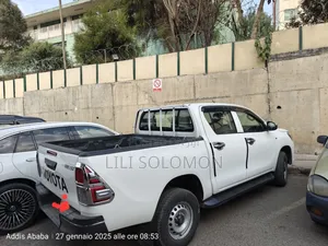 Toyota Hilux 2017 White