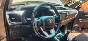 Toyota Hilux 2017 White