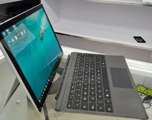 New Laptop Microsoft Surface 8GB Intel Core I5 SSD 256GB