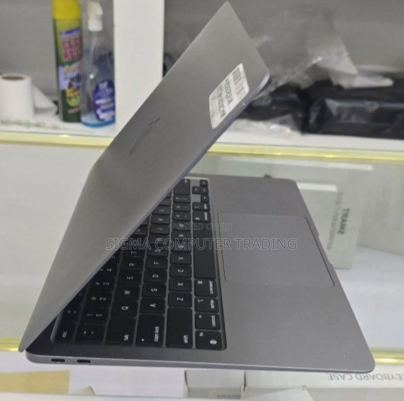 New Laptop Apple MacBook Air 2020 M1 8GB Apple M1 SSD 256GB