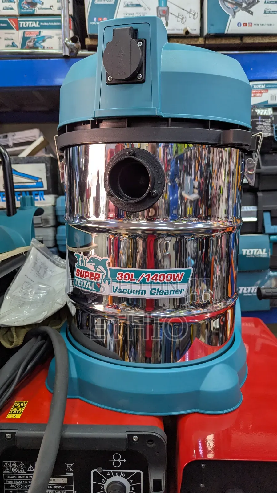 Total Vacuum Cleaner 30l