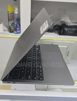 New Laptop Apple MacBook 8GB Apple M1 SSD 256GB